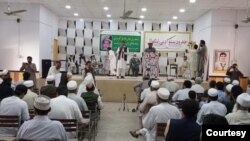 د غونډې برخه والو په یو متفقه قرارداد کې د حکومت نه غوښتنه وکړه چې د لنډیکوتل په سدو خیل علاقه کې دې د خاطر اپریدی په مزار د حمزا بابا کمپلیکس په طرز ودانۍ جوړه کړي چې په راتلونکي کې پکې ادبی غونډې کېړي