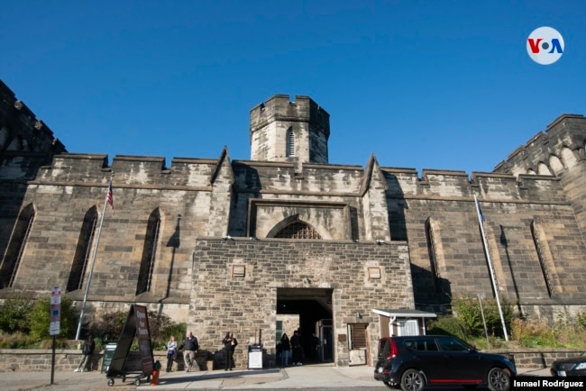 Exteriores de la histórica Penitenciaría del Estado Pensilvania, en Filadelfia. Abre al público todos días, excepto los feriados nacionales. [Foto: Ismael Rodríguez]