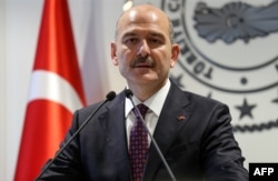 Menteri Dalam Negeri Turki Suleyman Soylu dalam t konferensi pers di Ankara, 22 April 2019. (Adem ALTAN/AFP)