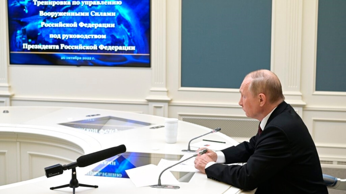 Putin Monitors Strategic Nuclear Forces Exercise