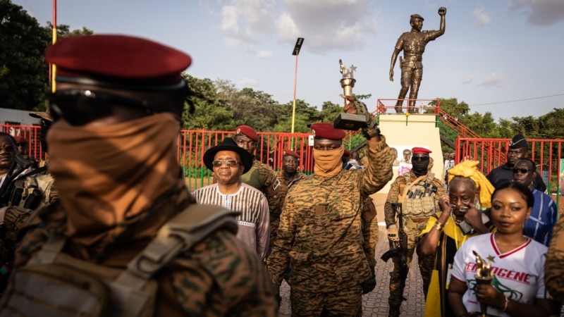 Recrutement de 3.000 soldats pour combattre les jihadistes au Faso