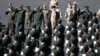 رهبر جمهوری اسلامی به همراه فرماندهان نظامی و انتظامی