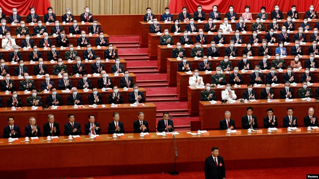 中共領導人習近平在北京人大會堂出席中共二十大開幕式。（2022年10月16日）