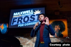 Maksvel Alehandro Frost, kandidat Demokrata za Kongres, na fotografiji koju je obezbijedila njegova kampanja.