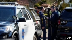Полиция работает возле дома четы Пелоси в Сан-Франциско
