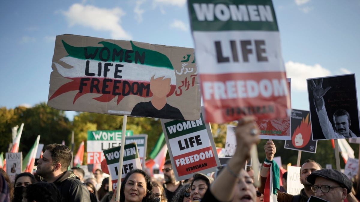 Ribuan Orang Di Berlin Demo Aksi Solidaritas Terhadap Perempuan Iran