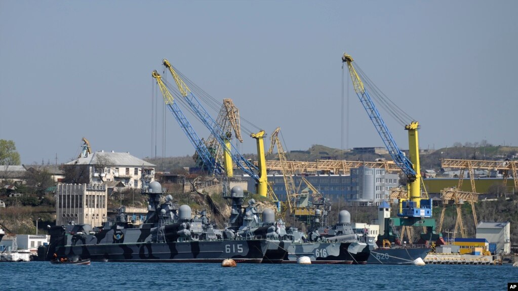 资料照片：图为俄罗斯黑海舰队的塞瓦斯托波尔港口（2014年3月31日）(photo:VOA)