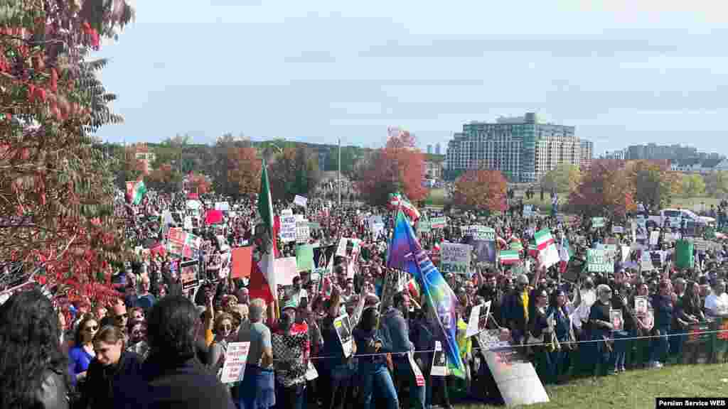 تجمع هزاران نفری ایرانیان تورنتو در حمایت از اعتراضات مردم ایران.