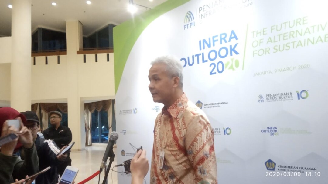 Gubernur Jawa Tengah Ganjar Pranowo. (Foto: Sasmito Madrim/VOA)