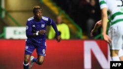 Le Nigerian Henry Onyekuru d'Anderlecht lors d'un match contre le Celtic, Ecosse, le 5 décembre 2017. (Photo by Andy BUCHANAN / AFP)