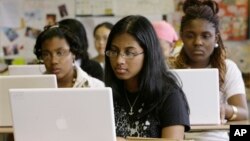 A survey of U.S. middle and high school teachers highlights the need for digital literacy 