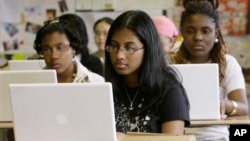 A survey of U.S. middle and high school teachers highlights the need for digital literacy 