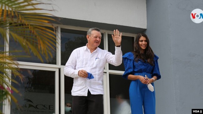 Ortega canceló al partido CxL a tres meses de las elecciones. La fórmula era un ex comandante de la resistencia y una exreina de belleza Miss Nicaragua. Foto archivo VOA.