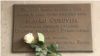 Spomen ploča u centru Beograda gde je ubijen novinar Slavko Ćuruvija, Foto: VOA