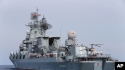 Архівне фото: російський крейсер "Москва" в 2015 році. Цього тижня крейсер затонув у Чорному морі, що називають значним ударом для Росії