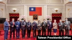 台湾总统蔡英文2022年4月15日在台北会晤到访的美国国会议员代表团。（照片来自台湾总统府网站）