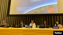 유엔 안보리 대북제재위원장을 맡고 있는 모나 율(가운데) 노르웨이 대사가 지난 12일 브리핑에서 발언하고 있다. (유엔 주재 노르웨이 대표부 공식 트위터)