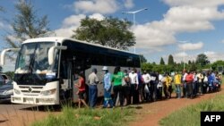 Les accidents de la route sont fréquents au Zimbabwe, notamment en raison du mauvais état des routes.