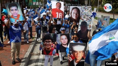 Nicaraguenses demandan justicia para las víctimas de la represión de 2018 en Miami este domingo 17 de abril. Foto cortesía: Winston Potosme
