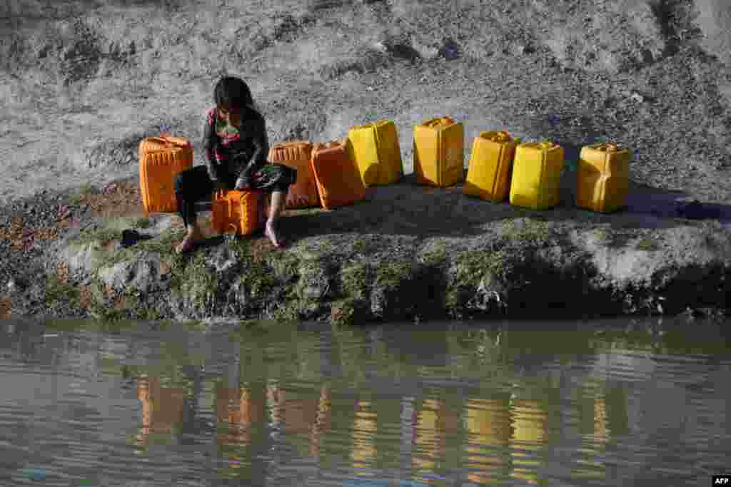 Suvga kelgan qiz. Qandahor.