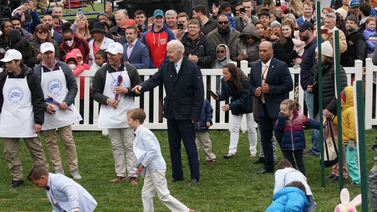 Rain Dampens 1st White House Easter Egg Roll since 2019 - Vimarsana News