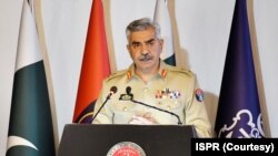 ڈائریکٹر جنرل آئی ایس پی آر لیفٹیننٹ جنرل بابر افتخار کو کورکمانڈر کراچی تعینات کردیا گیا ہے۔