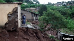 بخشی از ویرانی‌های ناشی از بارندگی‌های شدید و سیلاب در ولایت کوازولو-ناتال افریقای جنوبی