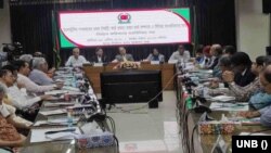 রাজধানী ঢাকার আগারগাঁও এলাকায় নির্বাচন ভবনে গণমাধ্যম ব্যক্তিত্বদের সঙ্গে এক মতবিনিময় সভায় বক্তব্য রাখছেন কাজী হাবিবুল আউয়াল। সোমবার, ১৮ এপ্রিল, ২০২২। 