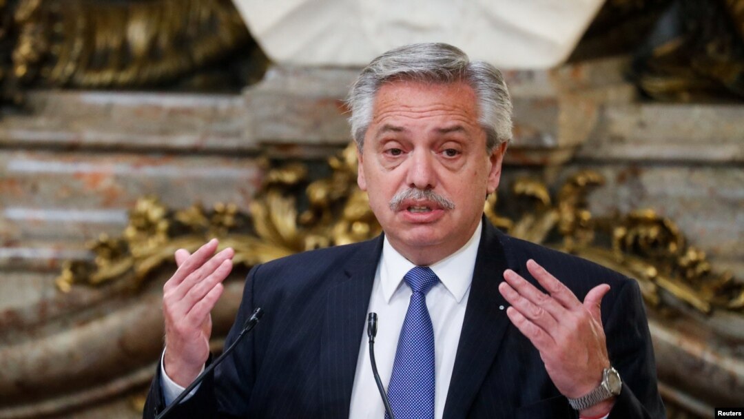 El presidente de Argentina, Alberto Fernández, en una ceremonia de firma de un acuerdo bilateral en Ecuador. Foto de archivo. REUTERS/Agustin Marcarian