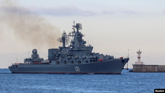 Soái hạm tên lửa Moskva quay trở về căn cứ ở Sevastopol thuộc bán đảo Crimea trên bờ Biển Đen hồi tháng 11 năm 2021.