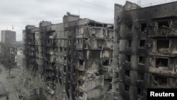14일 우크라이나 마리우폴에서 공습으로 파괴된 건물.