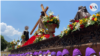Procesión de Jesús del Perdón sale del templo de San Francisco El Grande, en Antigua Guatemala. Por dos años estuvo suspendida por las restricción de pandemia.