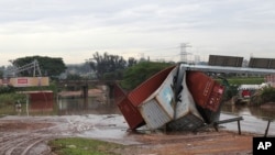 Athari za mafuriko na mvua kubwa katika eneo la KwaZulu Natal, Afrika Kusini.