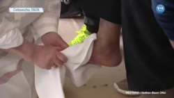 Papa Francis Mahkumların Ayaklarını Öptü ve Yıkadı