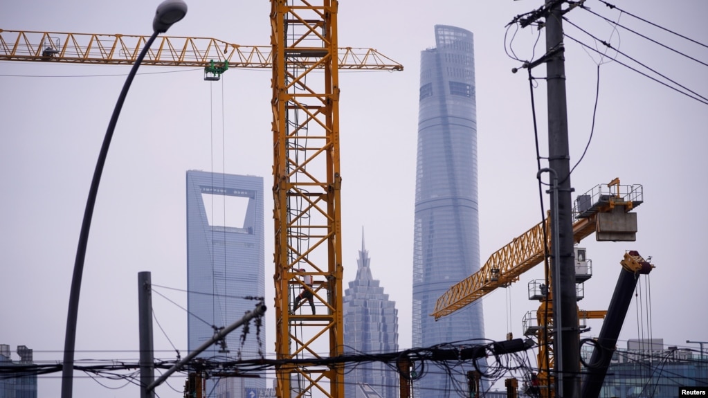 资料照：上海陆家嘴金融区附近的一处建筑工地。（2020年7月16日）(photo:VOA)
