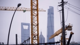 资料照：上海陆家嘴金融区附近的一处建筑工地。（2020年7月16日）