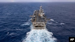 Brod Bataan američke mornarice isplovio je 10. jula ka Persijskom zalivu (FOTO: Danilo Reynoso/AP)
