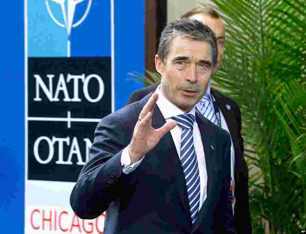 Tổng thư ký NATO Anders Fogh Rasmussen đến dự Hội nghị thượng đỉnh ở Chicago, 21/5/2012. (Reuters)