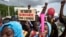 Manifestation de soutien au Comité national pour le salut du peuple (CNSP) sur la place de l'Indépendance à Bamako, le 8 septembre 2020. (Photo by MICHELE CATTANI / AFP)