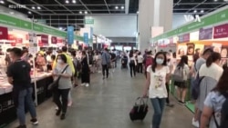 香港國安法下首屆書展 有書商自我審查仍克服恐懼售賣社運書籍
