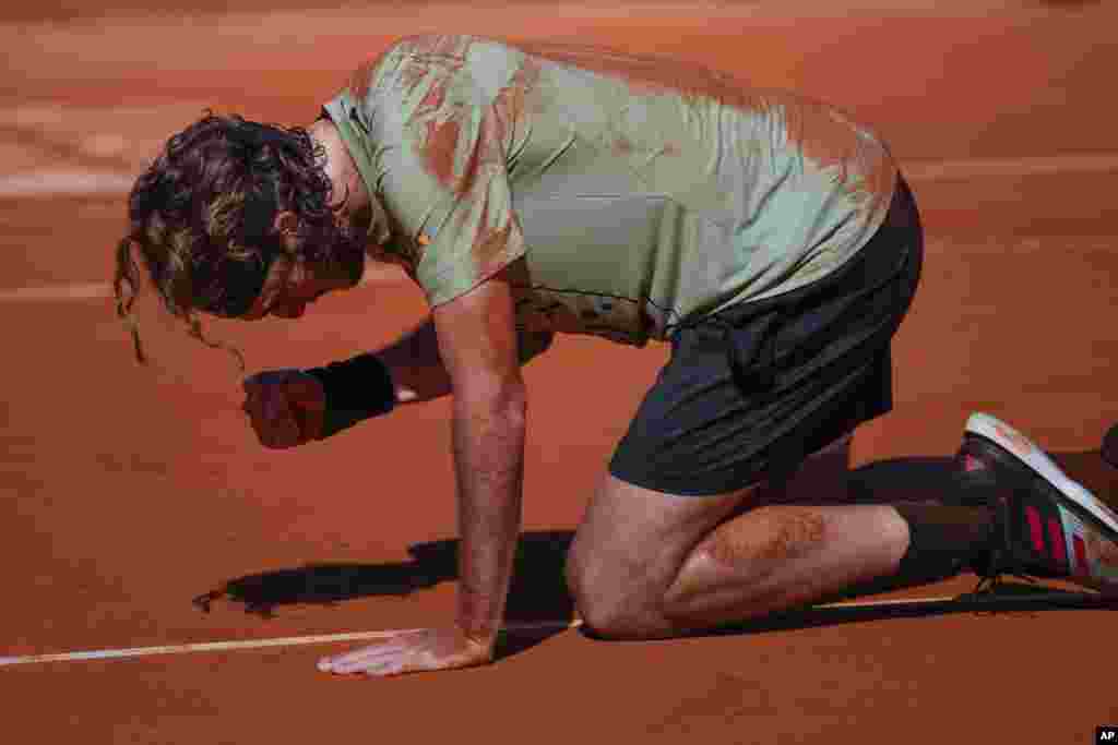 Greece&#39;s Stefanos Tsitsipas celebrates his victory over Spain&#39;s Alejandro Davidovich Fokina during the final match of the Monte-Carlo Masters tennis tournament in Monaco.