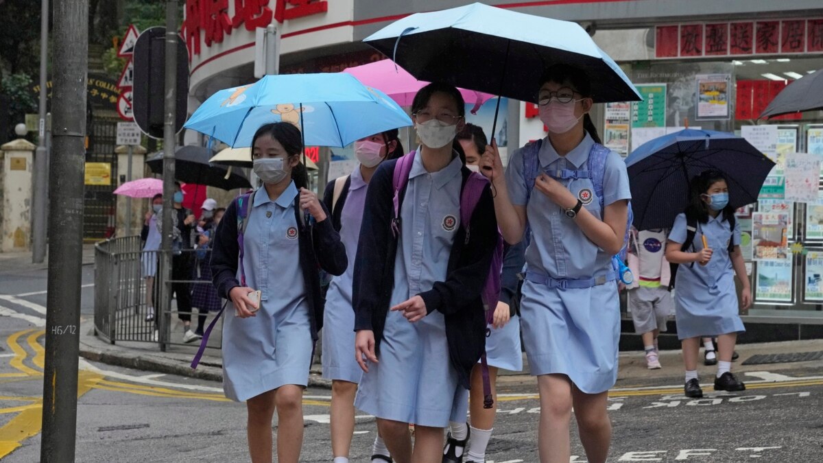 香港疫情趋缓初步解封港人纷纷外出 人民日报敦促香港坚持 动态清零