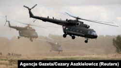 Гелікоптери Mi-17 під час військових навчань в Польщі, 2017 рік