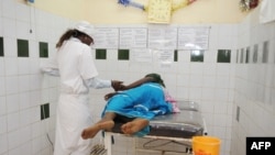 Selon la presse locale, une femme enceinte de neuf mois est décédée le 7 avril à l'hôpital de Louga après avoir attendu dans de très grandes souffrances pendant une vingtaine d'heures la césarienne qu'elle réclamait.