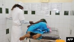 Selon la presse sénégalaise, Astou Sokhna est décédée après avoir attendu pendant une vingtaine d'heures la césarienne qu'elle réclamait.