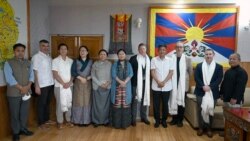 ༧སྤྱི་ནོར་གོང་སྐྱབས་མགོན་ཆེན་པོ་མཆོག་གིས་ཨ་རིའི་གནད་ཡོད་མི་སྣའི་སྐུ་ཚབ་ཚོགས་ཆུང་ལ་མཇལ་ཁ་སྩལ་བ། 