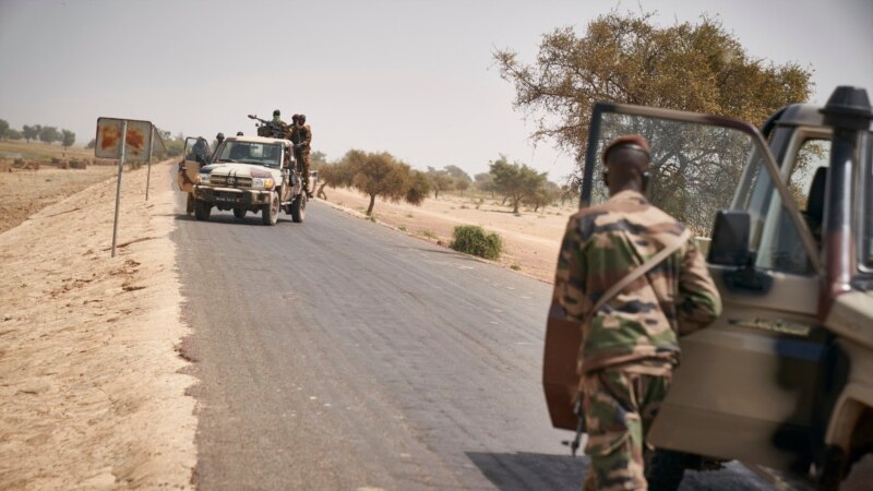 Vifs combats au Mali autour d'une ville frontalière du Niger