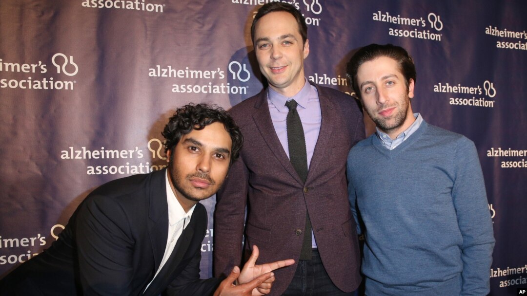 El actor Jim Parsons, centro, es el mejor pagado seguido por sus compañeros en la serie.