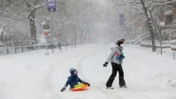 "Le blizzard du siècle" commence à s'atténuer à Buffalo et dans le Midwest américain