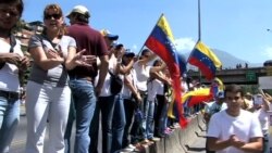 Oposición y gobierno de Venezuela marcharon el día del trabajador